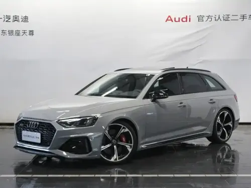 Audi RS4, 2024