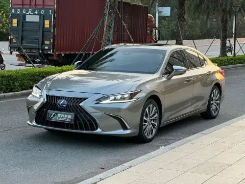 Lexus ES, 2021