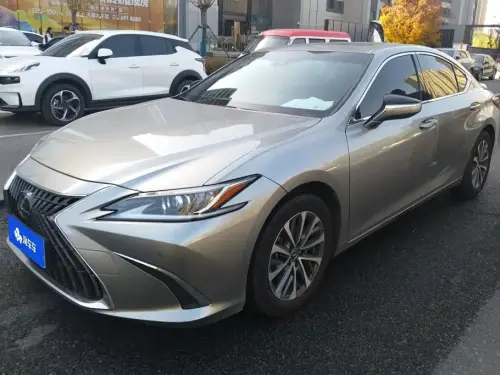 Lexus ES, 2023