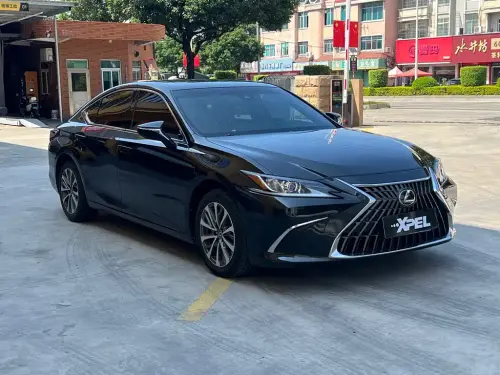 Lexus ES, 2022