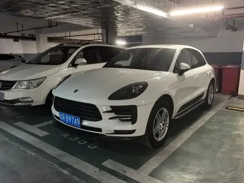Porsche Macan, 2021