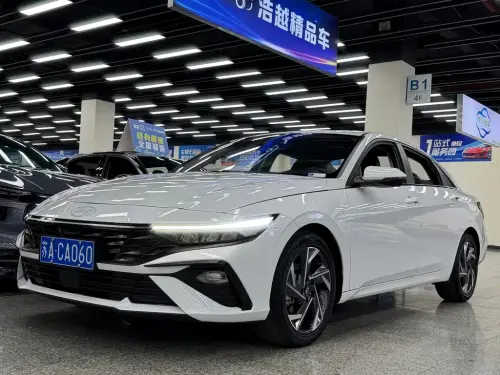Hyundai Elantra, 2025