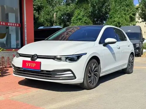 Volkswagen Golf, 2022