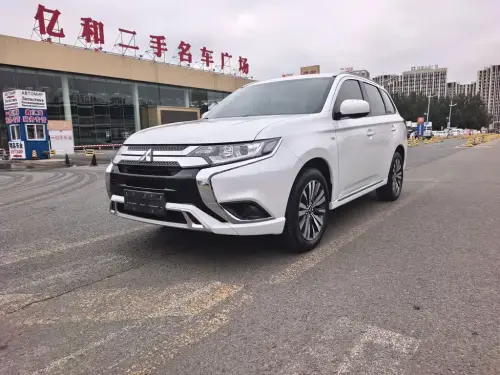 Mitsubishi Outlander, 2022