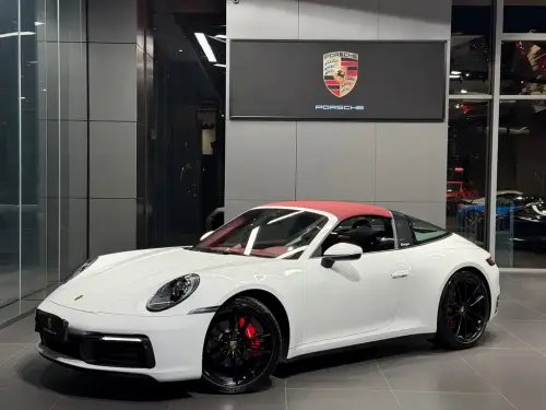 Porsche 911, 2023