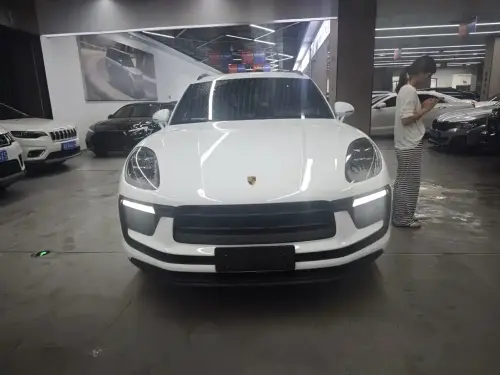 Porsche Macan, 2021