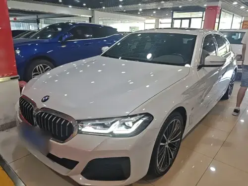 BMW 5-Series, 2022