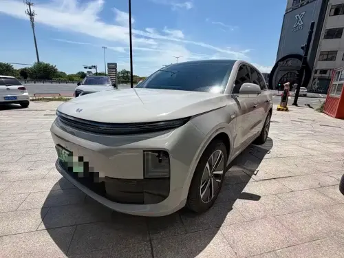 Li Auto L6, 2025