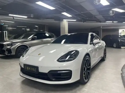 Porsche Panamera, 2022