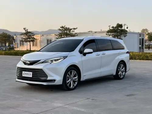 Toyota Sienna, 2024