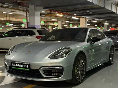 Porsche Panamera, 2022
