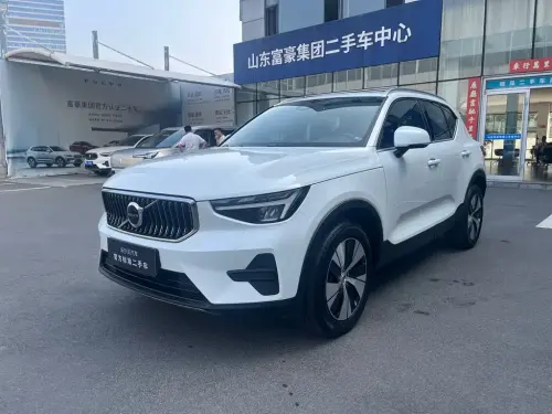 Volvo XC40, 2024