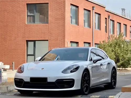 Porsche Panamera, 2022