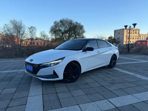 Hyundai Elantra, 2022