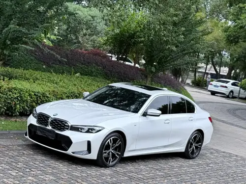 BMW 3-Series, 2023
