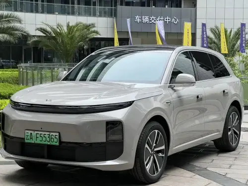 Li Auto L6, 2025
