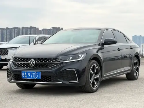 Volkswagen Passat, 2025