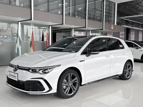 Volkswagen Golf, 2022