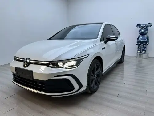 Volkswagen Golf, 2022