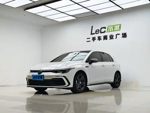 Volkswagen Golf, 2023