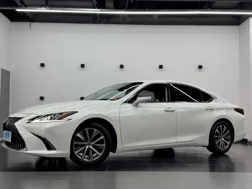 Lexus ES, 2020