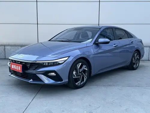 Hyundai Elantra, 2023