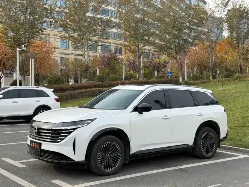 Nissan Pathfinder, 2025