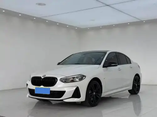 BMW 1-Series, 2022