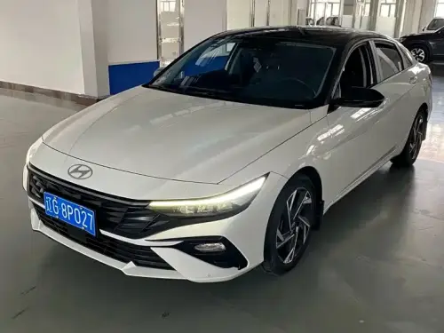 Hyundai Elantra, 2024