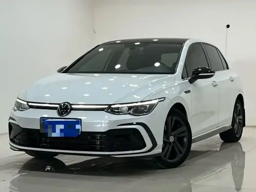 Volkswagen Golf, 2022