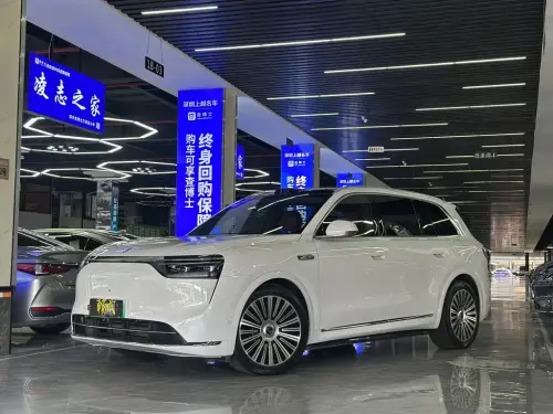 AITO M8, 2025