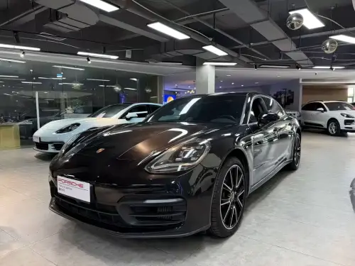 Porsche Panamera, 2023
