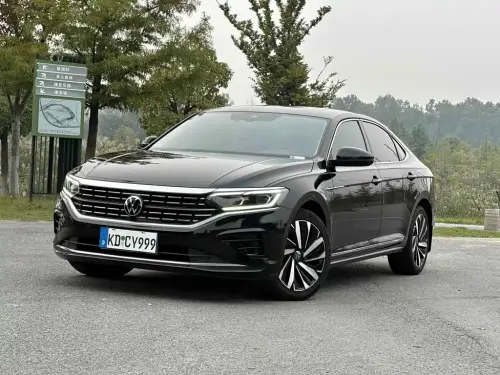 Volkswagen Passat, 2022