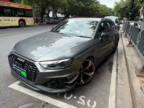 Audi RS4, 2023