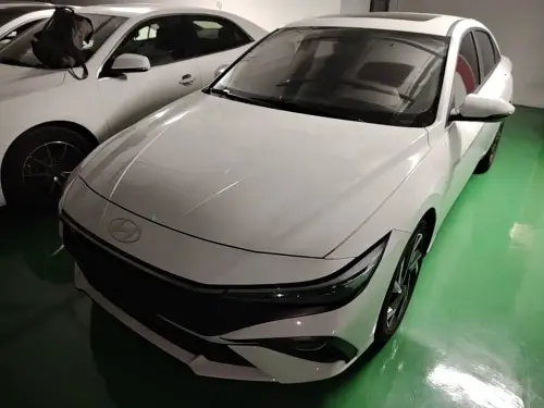 Hyundai Elantra, 2024