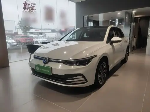 Volkswagen Golf, 2024