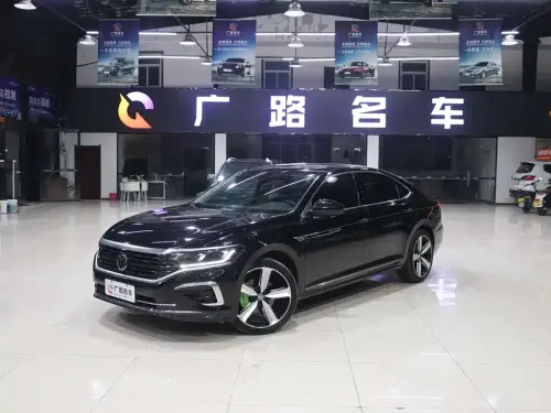 Volkswagen Passat, 2022