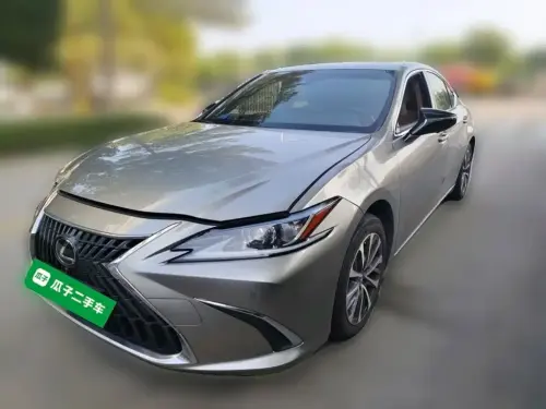Lexus ES, 2022