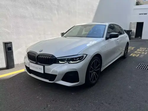 BMW 3-Series, 2022