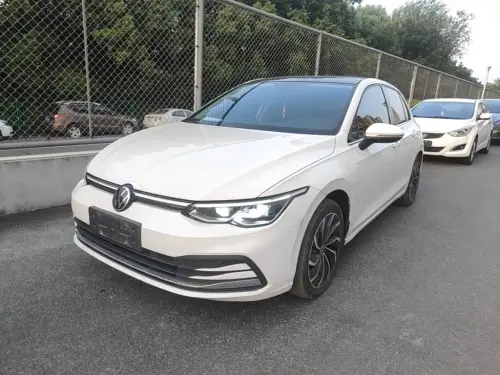 Volkswagen Golf, 2023