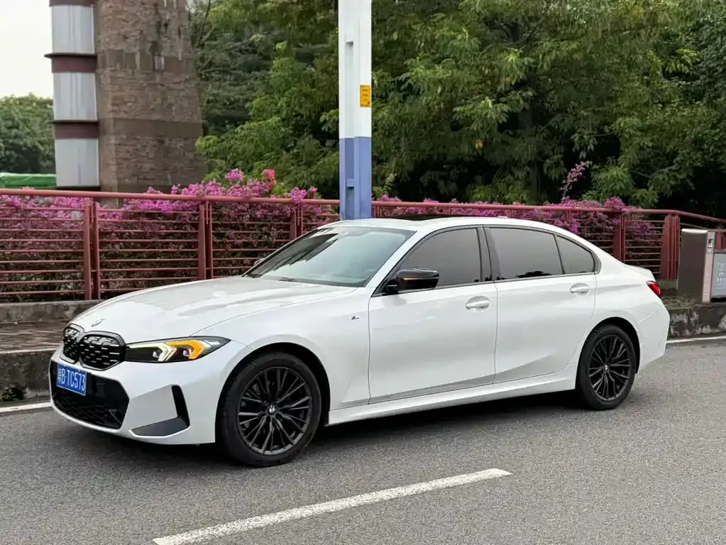BMW 3-Series, 2023