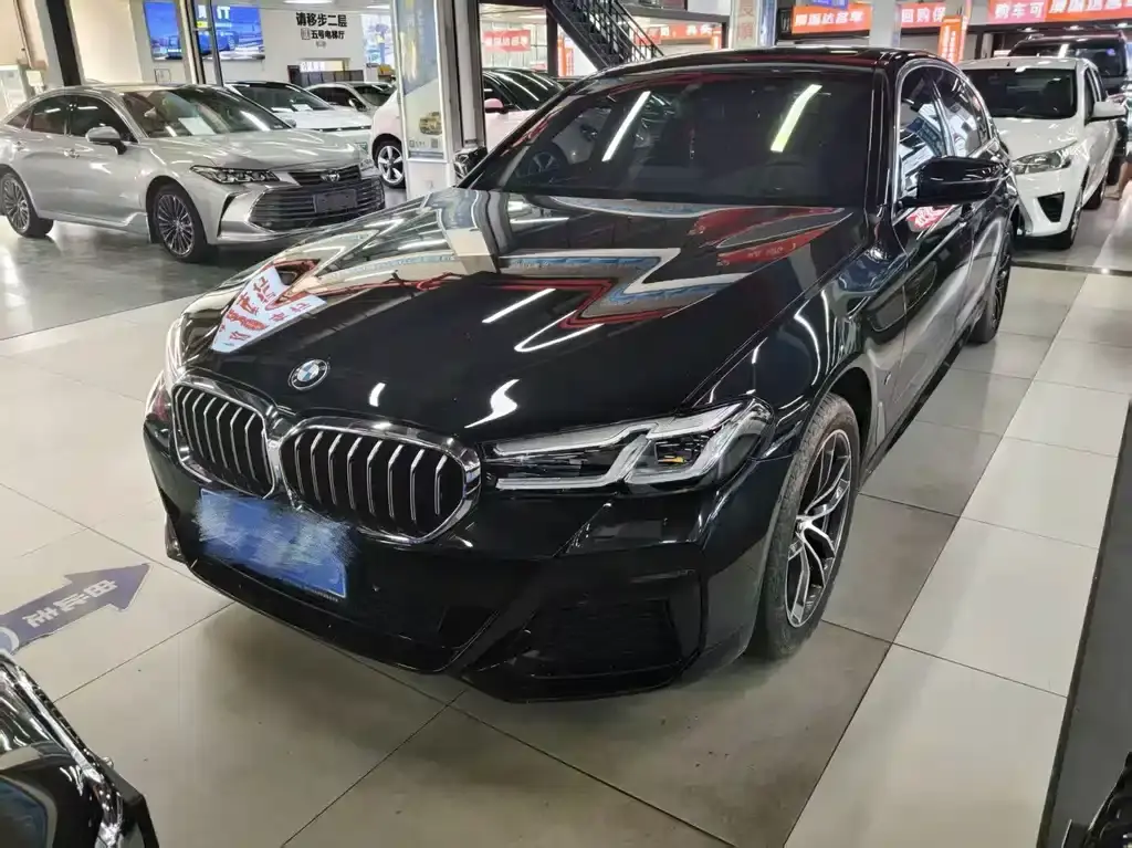 BMW 5-Series, 2023