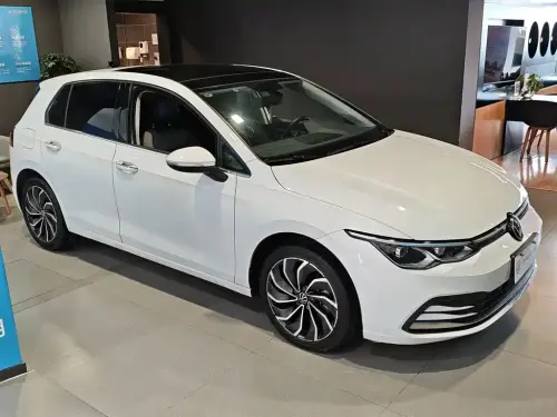 Volkswagen Golf, 2024
