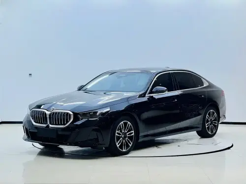 BMW 5-Series, 2026