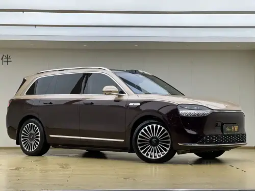 AITO M9, 2025