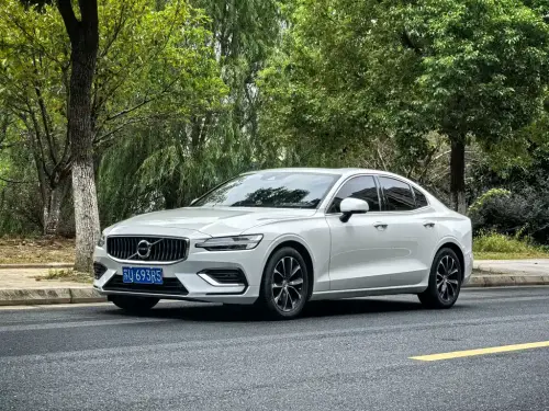 Volvo S60, 2022