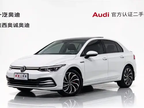 Volkswagen Golf, 2022