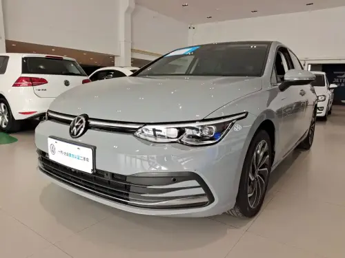 Volkswagen Golf, 2023