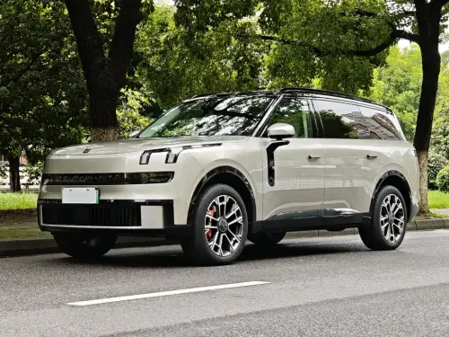 Lynk & Co 900, 2025