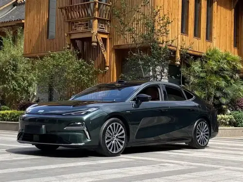 Geely Galaxy Xingyao 8, 2025